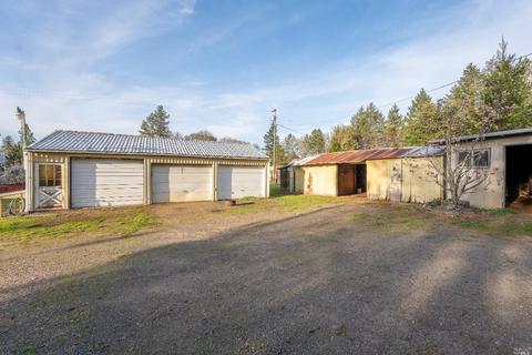 21581 Lois Ln, Willits, CA 95490 photo 2