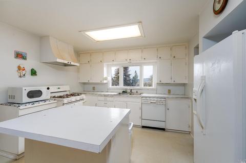 21581 Lois Ln, Willits, CA 95490 photo 8