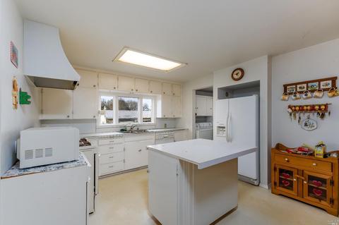 21581 Lois Ln, Willits, CA 95490 photo 7
