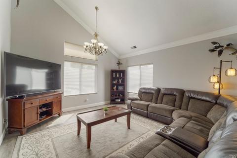 340 Bloom Dr, Dixon, CA 95620 photo 4