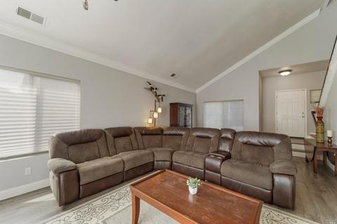 340 Bloom Dr, Dixon, CA 95620 photo 5