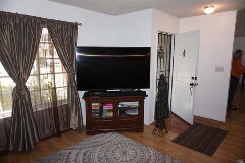195 Candy Dr, Vallejo, CA 94589 photo 4