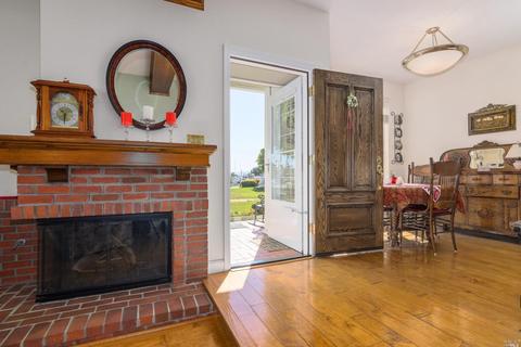 256 E 2nd St, Benicia, CA 94510 photo 13