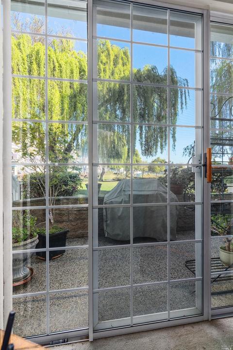 256 E 2nd St, Benicia, CA 94510 photo 24