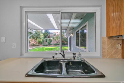 124 Hyde Ct, Vallejo, CA 94591 photo 13