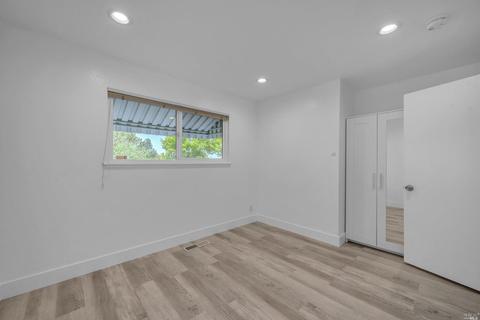 124 Hyde Ct, Vallejo, CA 94591 photo 32