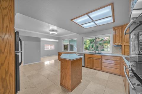 124 Hyde Ct, Vallejo, CA 94591 photo 8