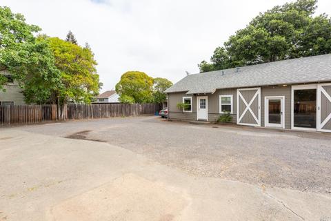 2178 Shurtleff Ave, Napa, CA 94559 photo 2