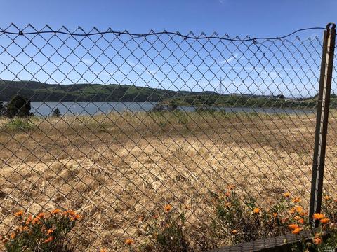 1700 Stuart Ct, Benicia, CA 94510 photo 2
