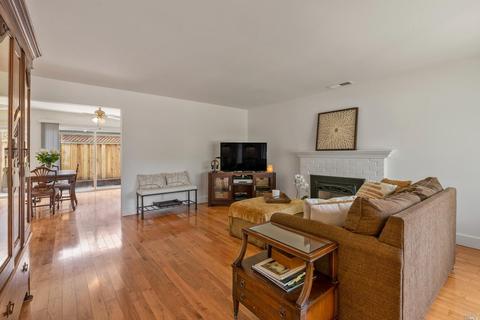 316 Maple Cir, Healdsburg, CA 95448 photo 5