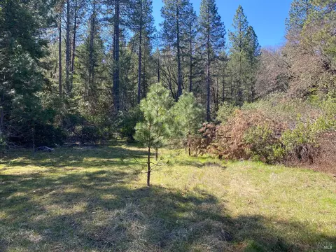 450 Mulligan Ln, Laytonville, CA 95454