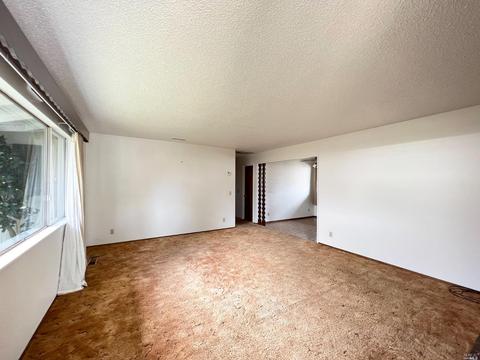 352 S Lenore Ave, Willits, CA 95490 photo 2