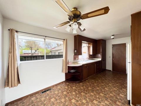 352 S Lenore Ave, Willits, CA 95490 photo 4