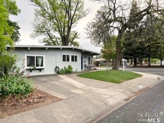 397 Grape St, Vacaville, CA 95688 photo 2