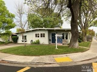 397 Grape St, Vacaville, CA 95688 photo 1
