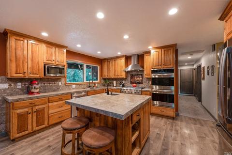 910 Live Oak Ave, Ukiah, CA 95482 photo 3