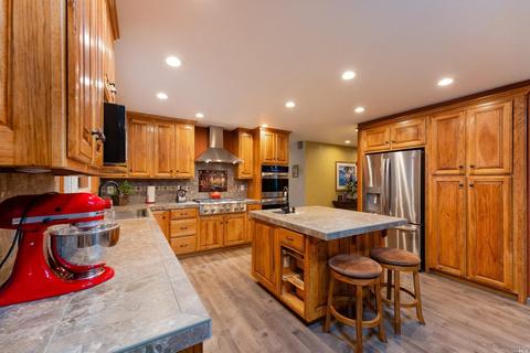 910 Live Oak Ave, Ukiah, CA 95482 photo 2