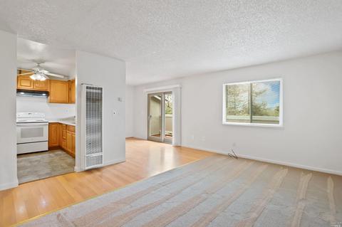 12 Calhoun St, Vallejo, CA 94590 photo 5