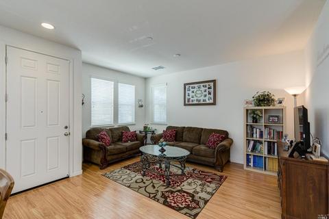 2736 Kitano Pl, Fairfield, CA 94533 photo 4
