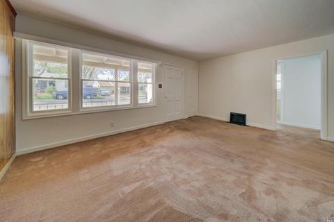 560 Russell St, Vallejo, CA 94591 photo 13