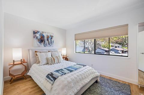 75 Mitchell Dr, Fairfax, CA 94930 photo 4