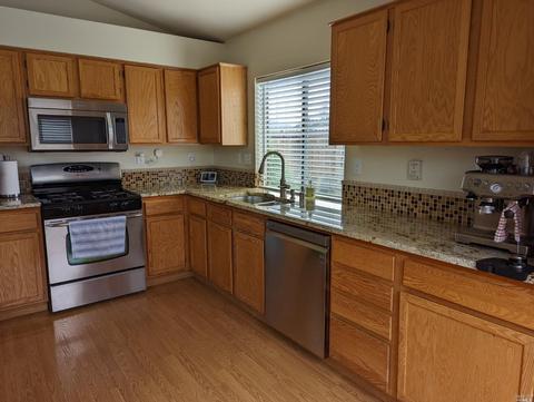 215 Gamay Dr, Cloverdale, CA 95425 photo 2