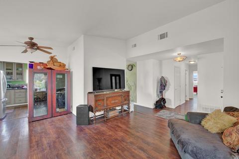 154 Longview Dr, Vacaville, CA 95687 photo 17