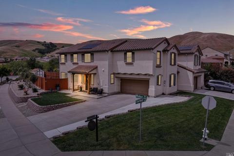 2402 Walker Dr, Fairfield, CA 94533 photo 2