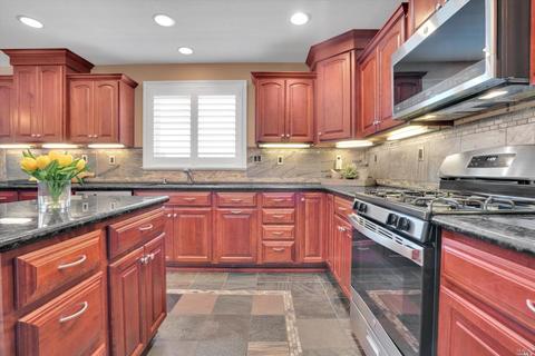 5500 Bordeaux Ct, Vallejo, CA 94591 photo 13