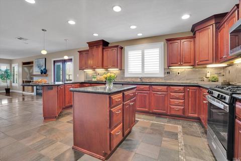 5500 Bordeaux Ct, Vallejo, CA 94591 photo 12