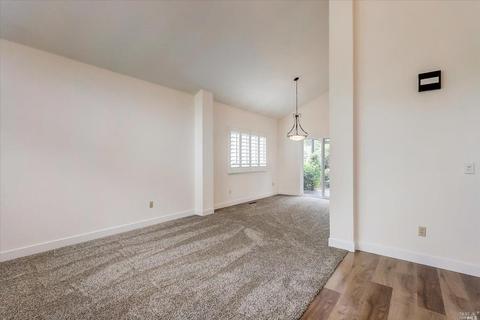580 Seahorse Dr, Vallejo, CA 94591 photo 4