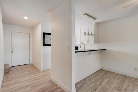 1702 Glenbrook Dr #E, Santa Rosa, CA 95401 photo 6