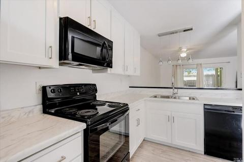 1702 Glenbrook Dr #E, Santa Rosa, CA 95401 photo 9