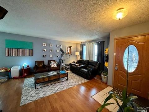 199 Candy Dr, Vallejo, CA 94589 photo 2