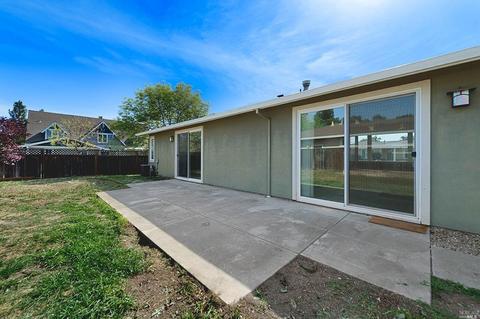 310 Moonlight Cir, Cloverdale, CA 95425 photo 8