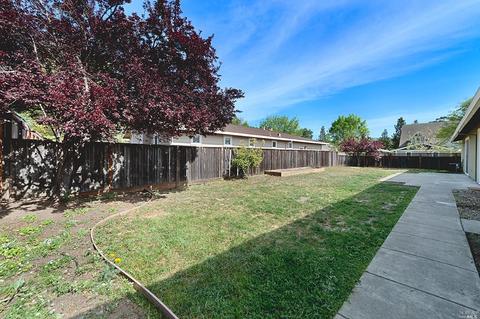 310 Moonlight Cir, Cloverdale, CA 95425 photo 6