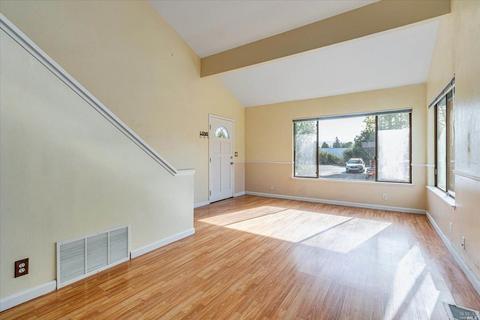 347 Freeway Dr, Napa, CA 94558 photo 8