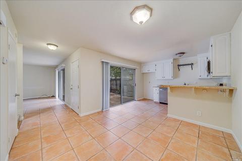 709 Marsh Dr, Napa, CA 94558 photo 5