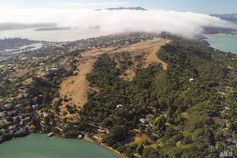 624 Ridge Rd, Tiburon, CA 94920 photo 2