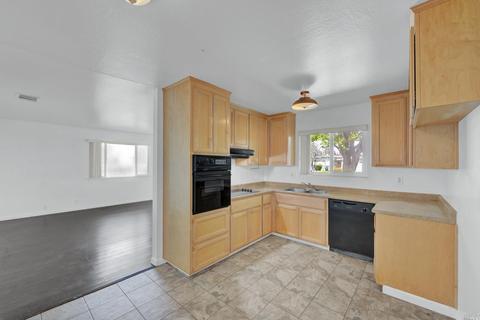 243 E Pacific Ave, Fairfield, CA 94533 photo 20