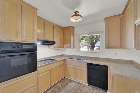 243 E Pacific Ave, Fairfield, CA 94533 photo 21