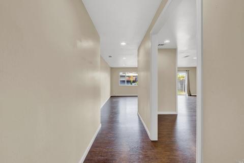 379 Trinity Dr, Vacaville, CA 95687 photo 8