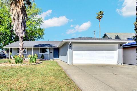 379 Trinity Dr, Vacaville, CA 95687 photo 5