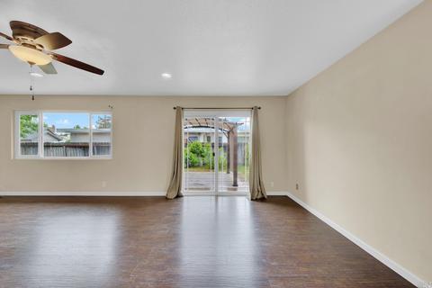 379 Trinity Dr, Vacaville, CA 95687 photo 21