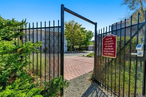 565 Rainbow Dr, Napa, CA 94558 photo 56