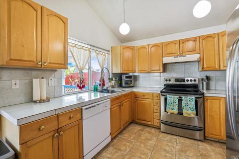 137 Pioneer Ct, Vallejo, CA 94589 photo 12