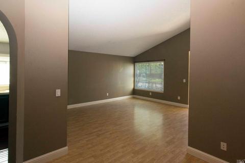 377 Pollard Way, Windsor, CA 95492 photo 5