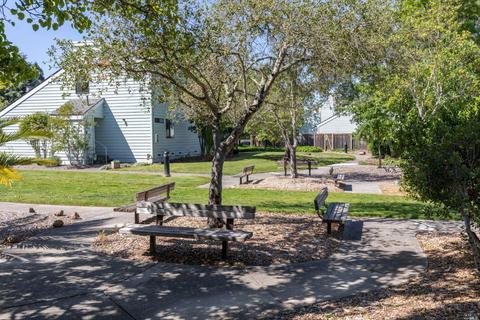 128 Courtyards Cir E, Windsor, CA 95492 photo 29