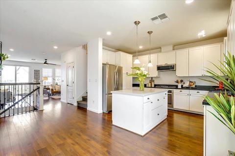 554 Jade St, Petaluma, CA 94952 photo 8