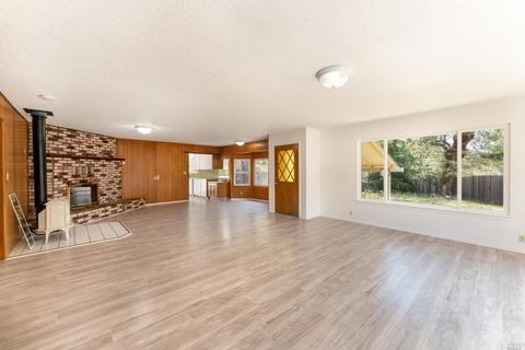 4551 Lakewood Dr, Willits, CA 95490 photo 4
